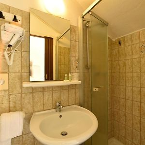 Single Room Private Bathroom